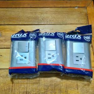 Juego de 3 interruptores/tomacorrientes